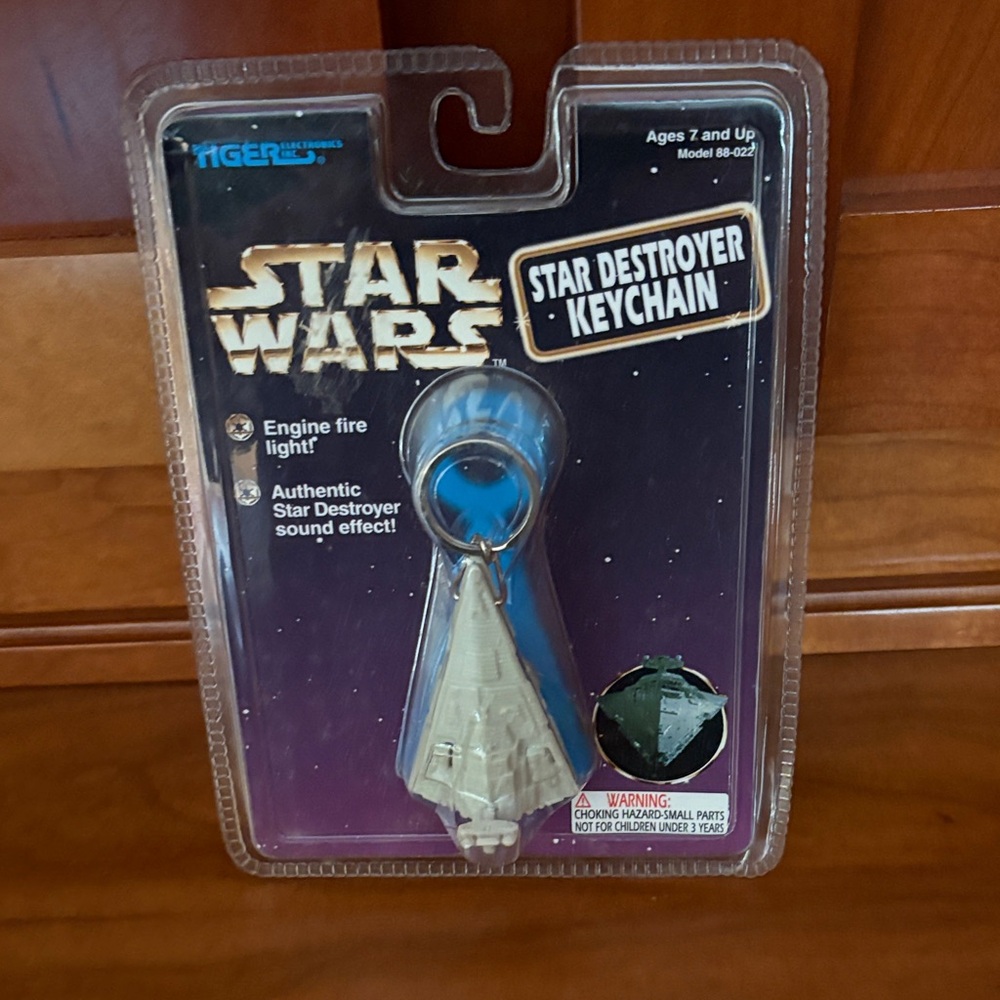 Star Wars Star Destroyer Keychain - White